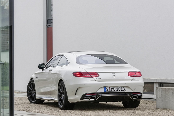 (C217): S63 AMG coupé revelada Mercedes-new-s-63-amg-coupe-revealed-is-a-sexy-brute-photo-gallery-medium_9