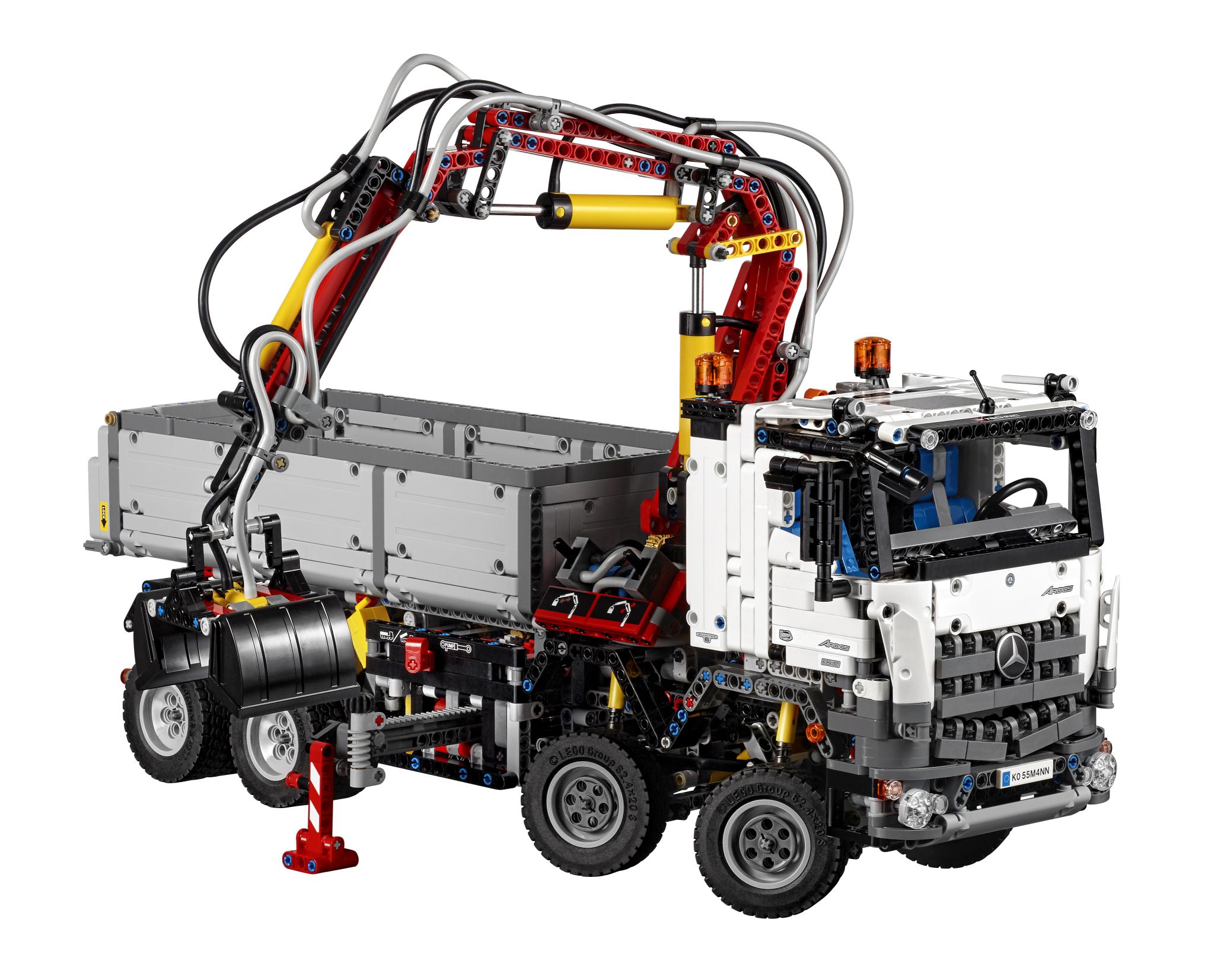 Mercedes-Benz Arocs 3245 Launched, It's a Lego Technic Truck Made of Almost 3,000 Pieces 