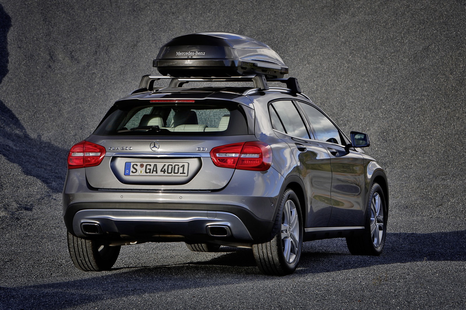 Mercedes-Benz Designs a Range of Accesories for the GLA ...