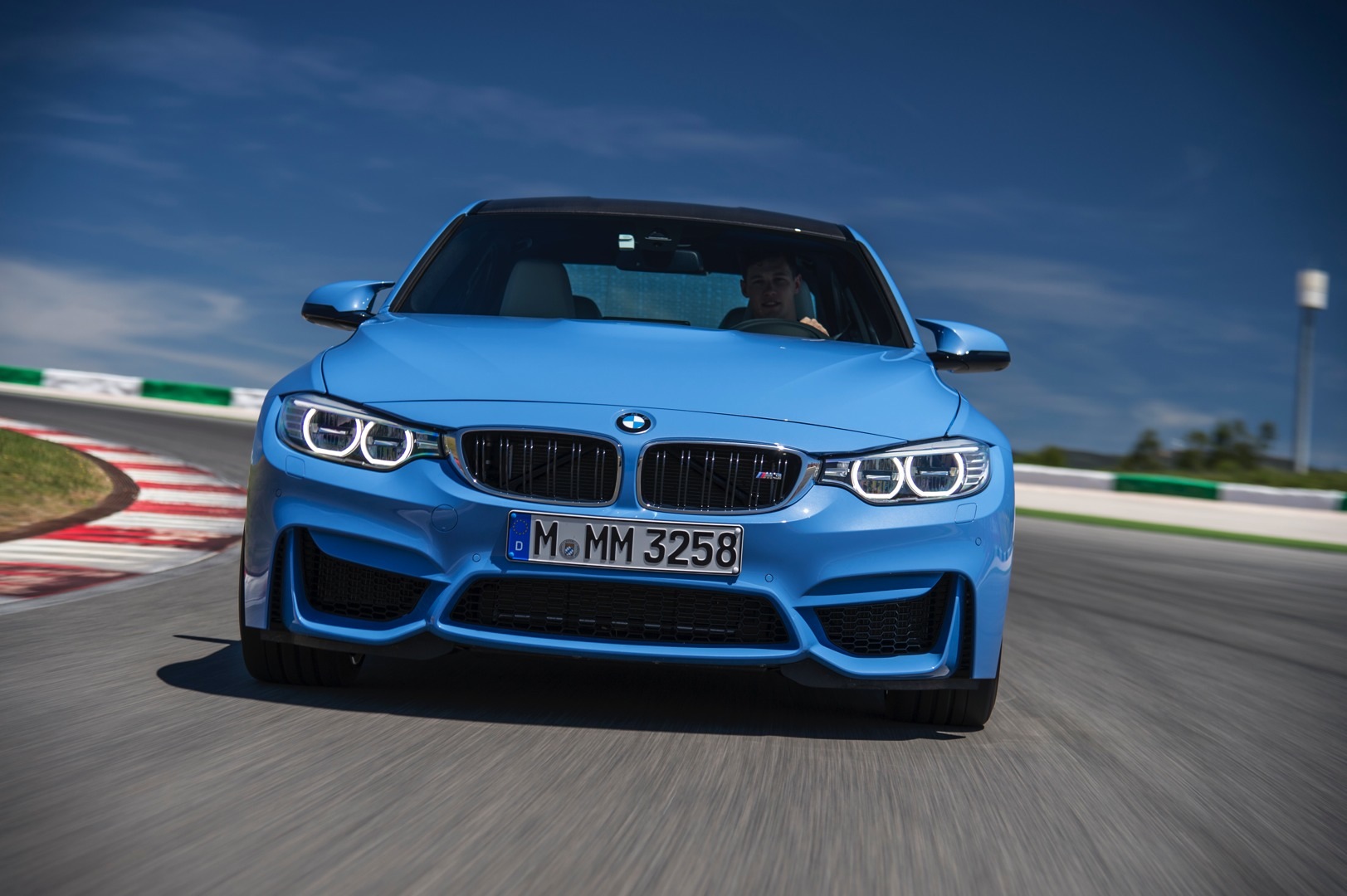 New BMW M3 and M4 HD Wallpapers Are Here - autoevolution