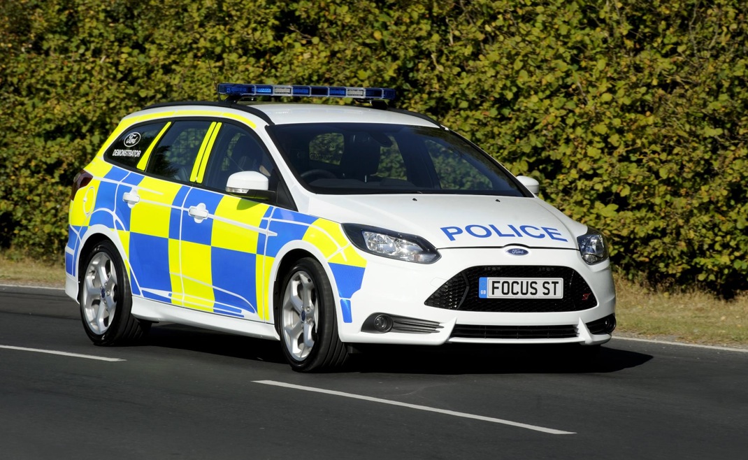 New Ford Focus ST Becomes Police Car in UK  Photo Gallery 