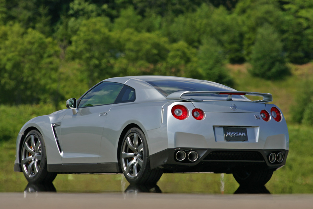 What is launch control in a nissan gtr