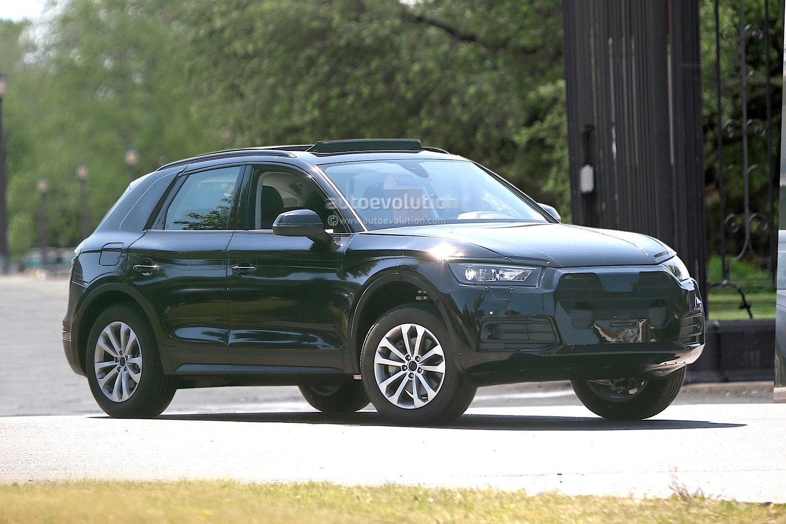 Spyshots: 2017 Audi Q5 Spied Almost Completely Undisguised ...
