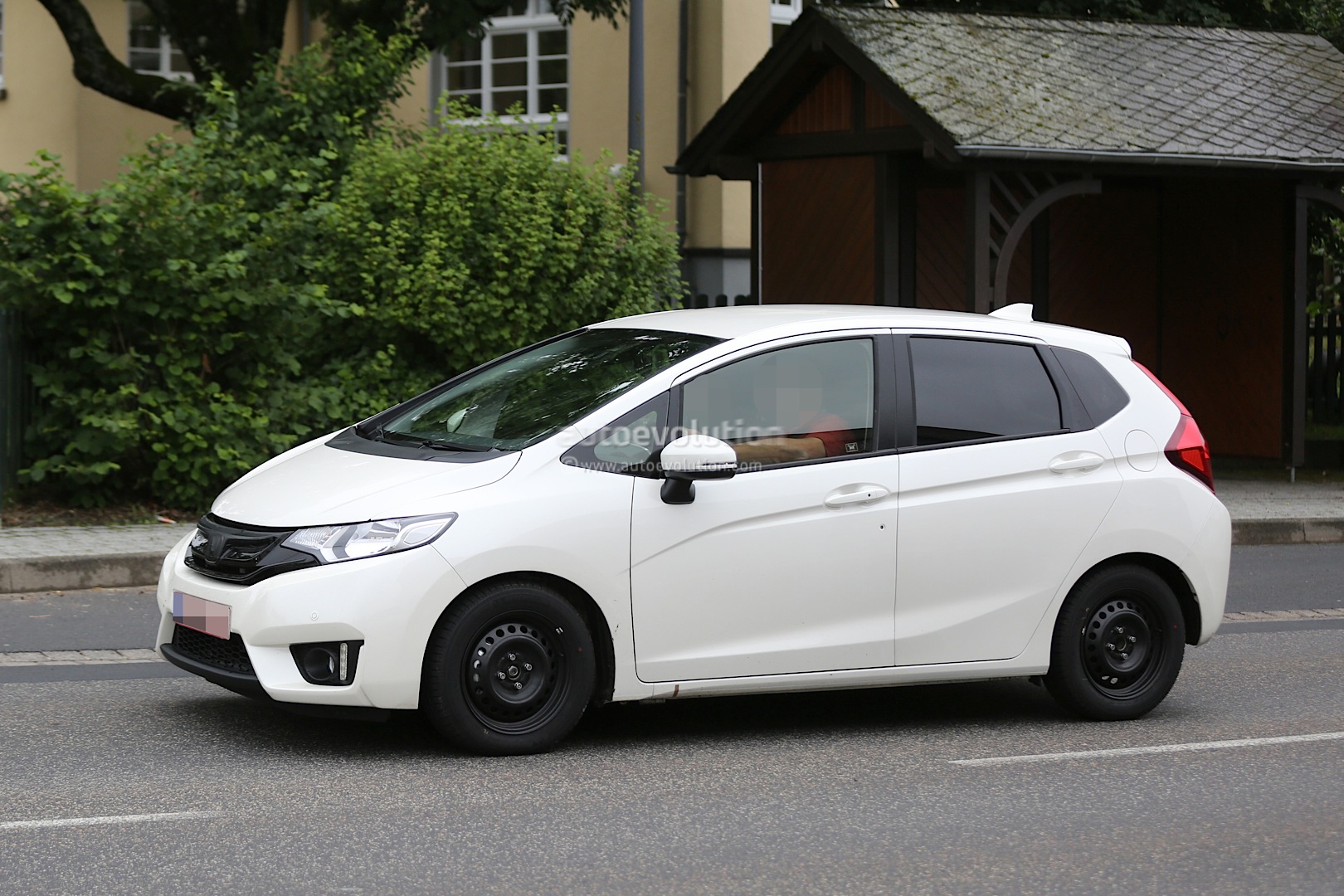 Spyshots: All-New 2015 Honda Jazz Testing in Europe for the First Time