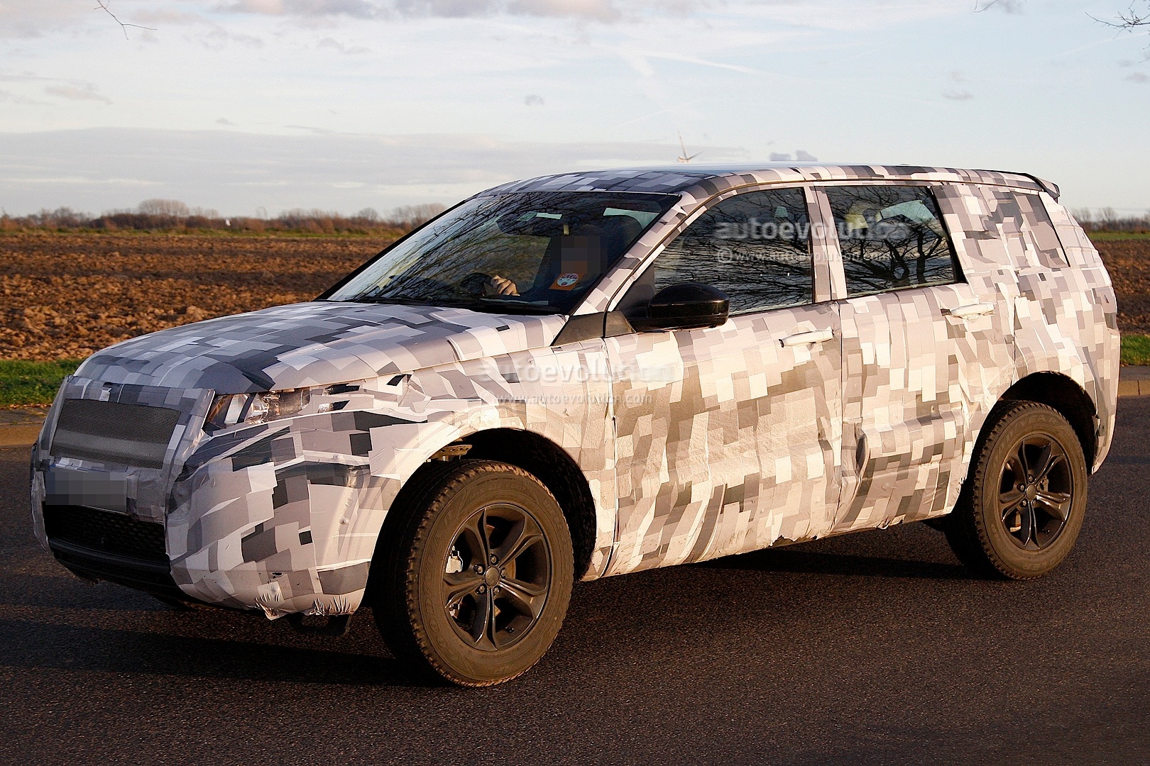 2015 Land Rover Freelander Replacement Spied With Range | Auto Design ...