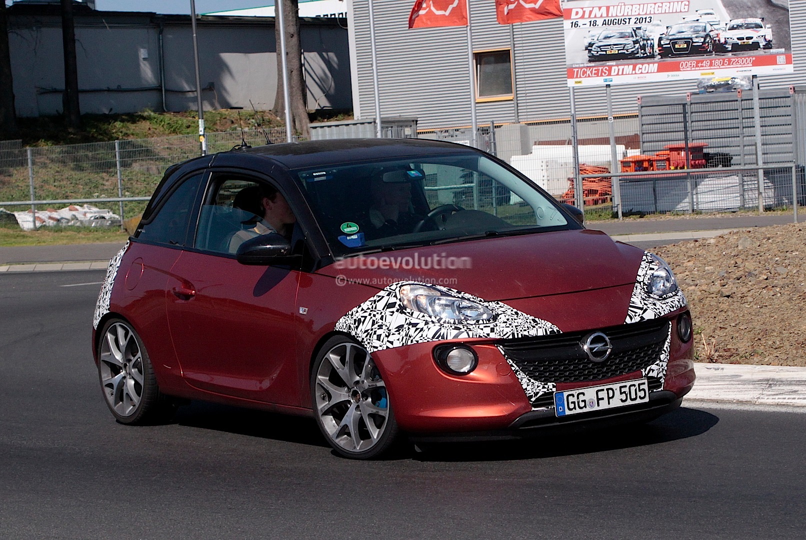 2012 - [Opel] Adam - Page 12 Spyshots-opel-adam-opc-or-new-sidi-turbo_4