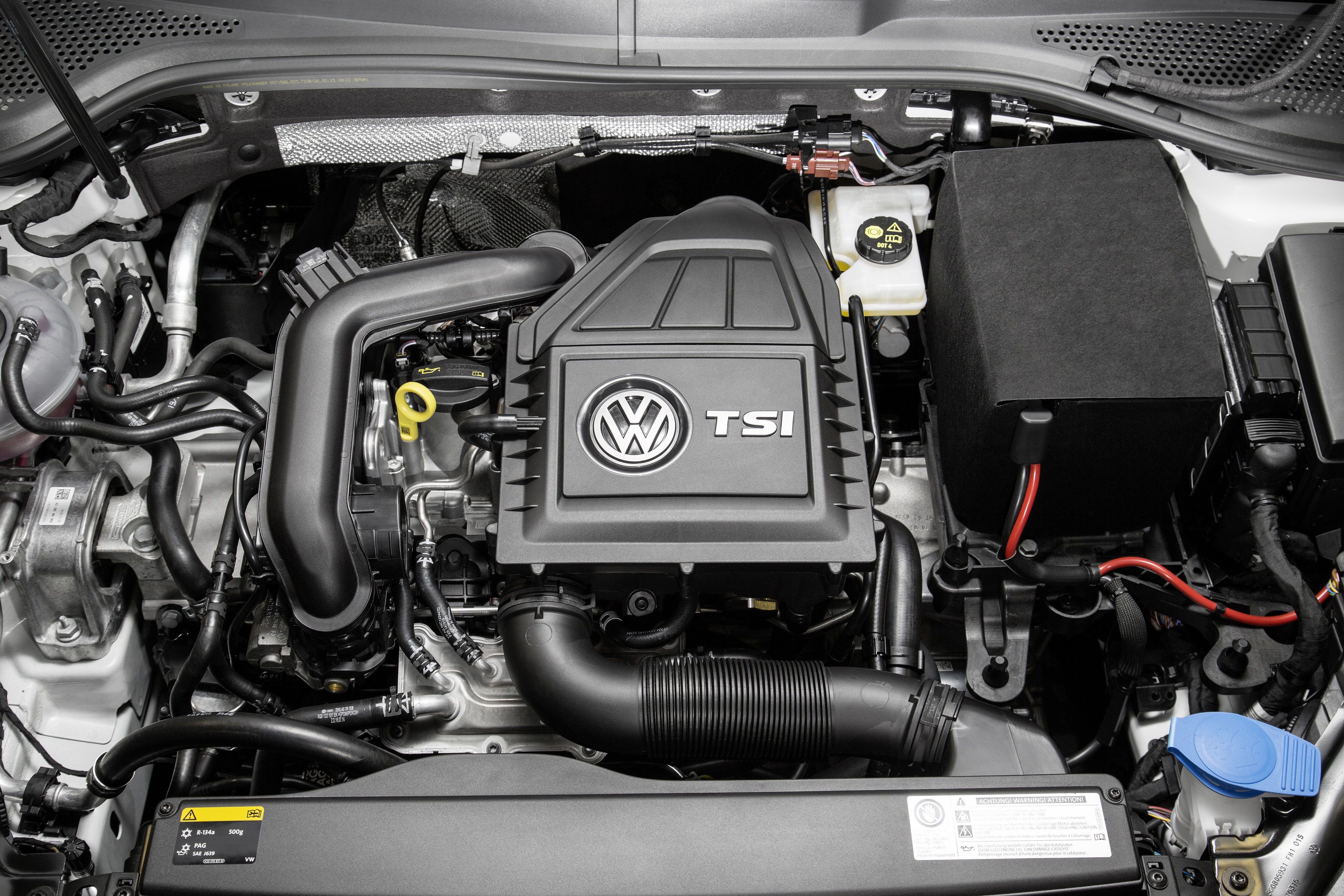 Volkswagen Golf 1 0 Tsi Bluemotion Debuts With 3 Cylinder Turbo Engine