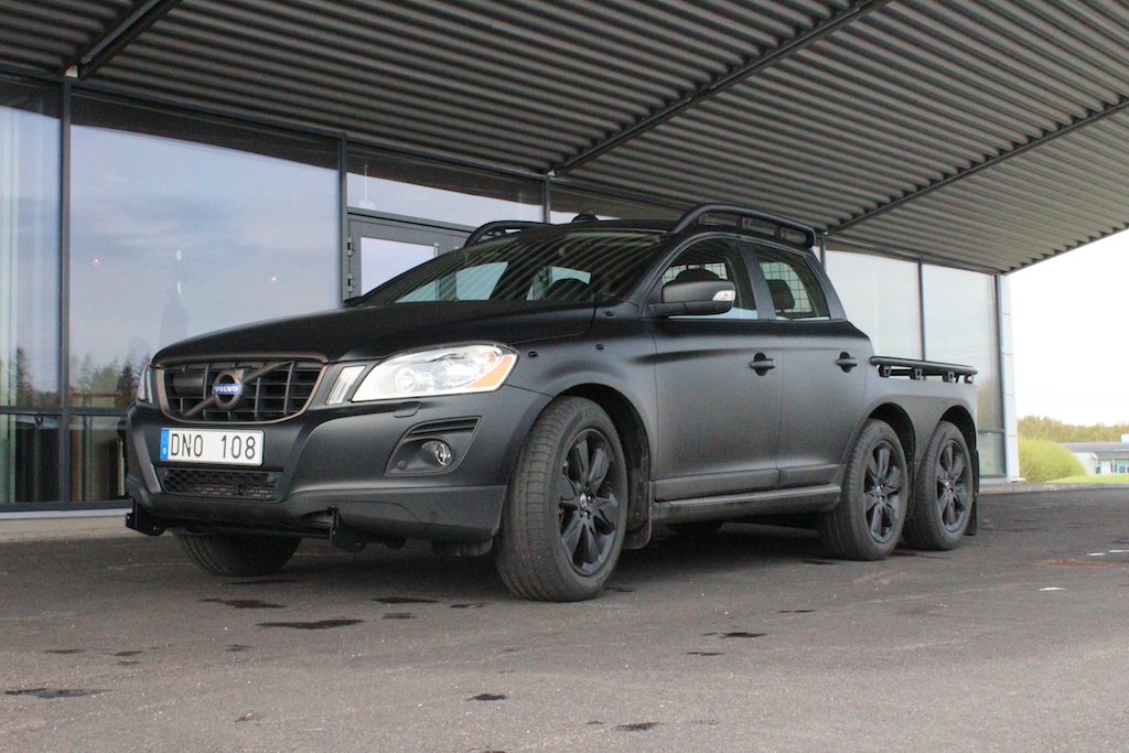 volvo-builds-one-off-six-wheeled-xc60-photo-gallery_5.jpg
