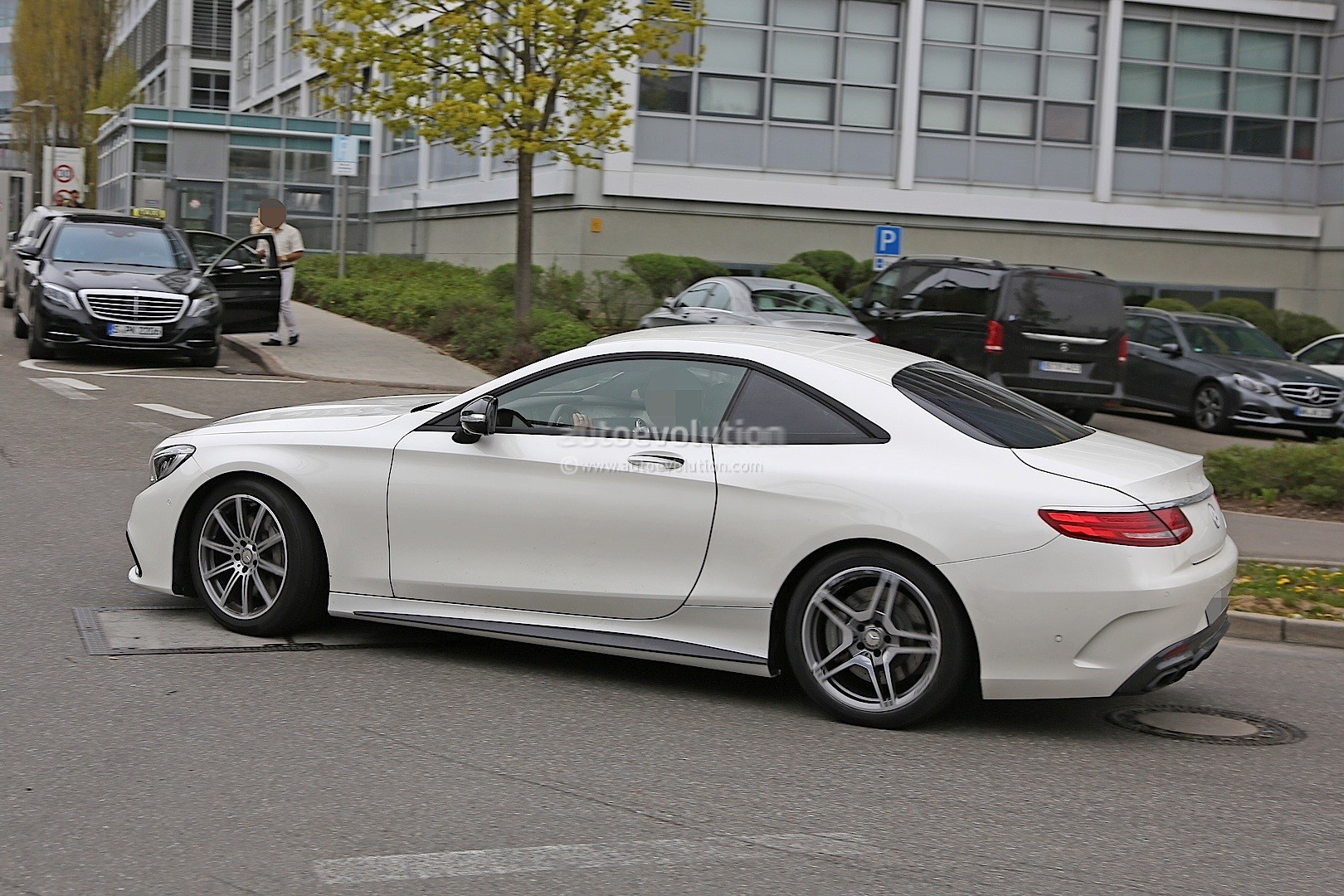 [Imagen: what-mercedes-model-is-hiding-under-the-...oupe_7.jpg]