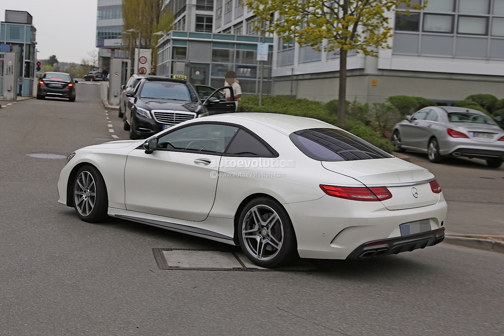 [Imagen: what-mercedes-model-is-hiding-under-the-...oupe_8.jpg]