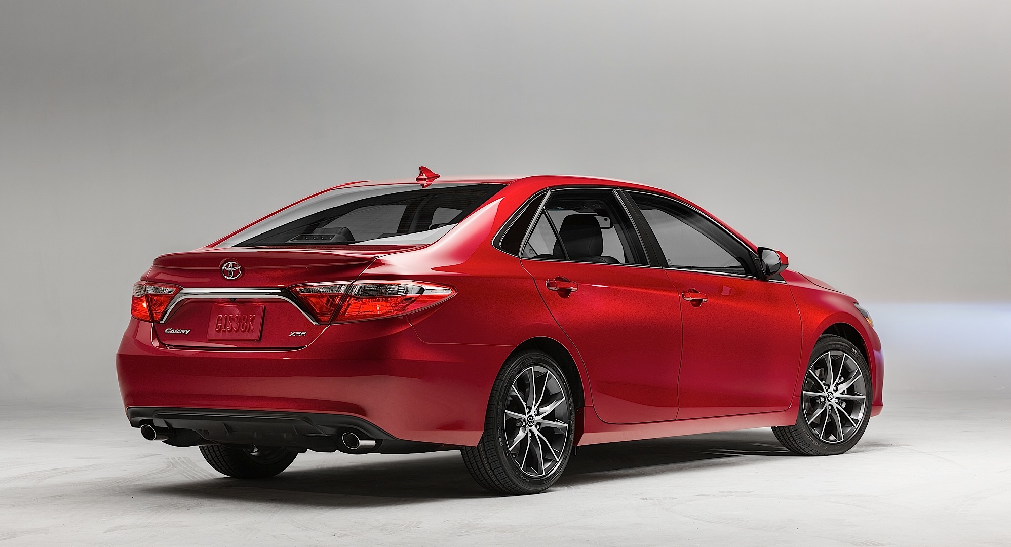 Your New 2015 Toyota Camry Starts at $22,970  autoevolution
