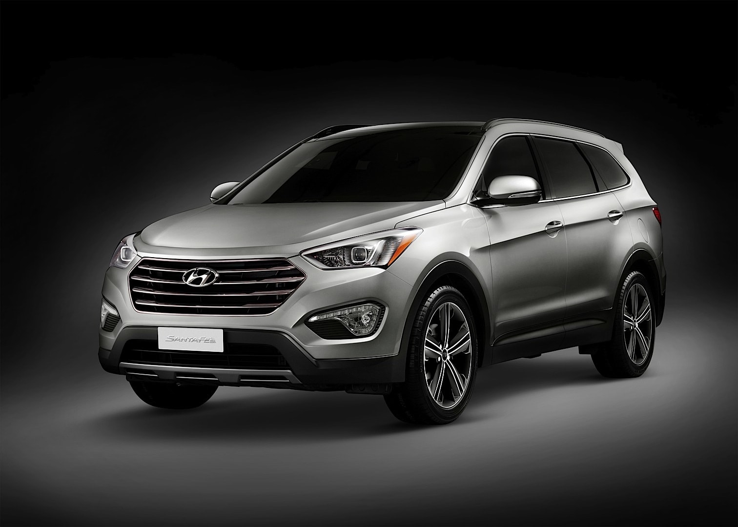 Hyundai Unveils LWB 2013 Hyundai Santa Fe Photos and