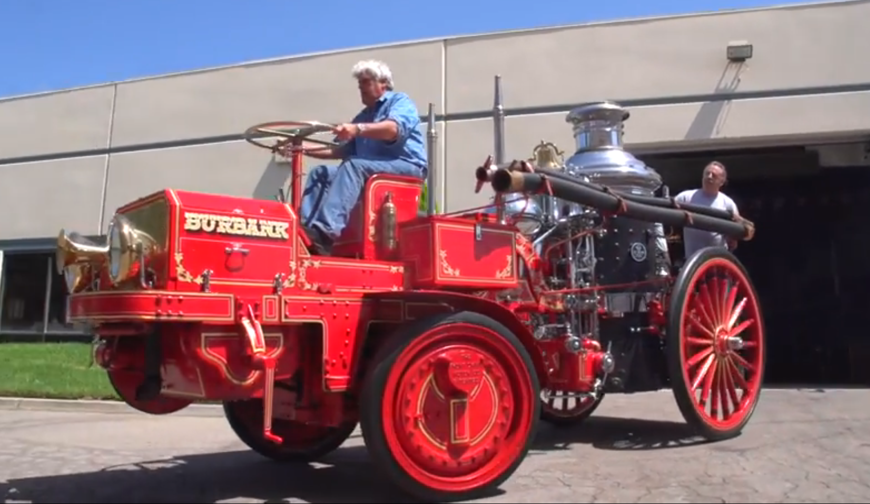 jay-leno-drives-1914-christie-fire-engine-video-68384_1.png