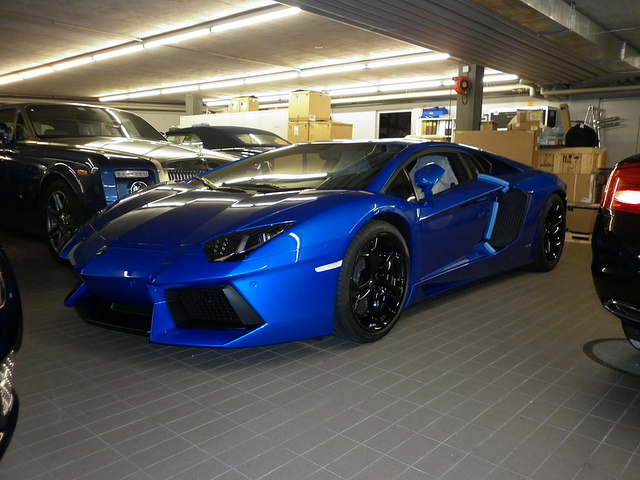 Lamborghini Aventador in Blue Nethus Looks Stunning ...