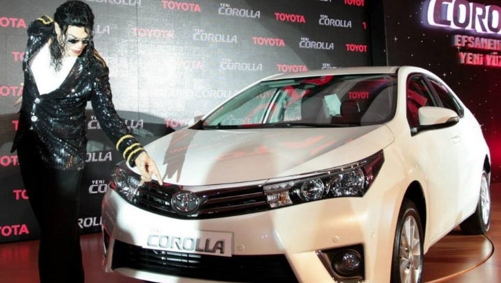 new-toyota-corolla-unveiled-by-michael-jackson-in-turkey-video-61208_1.jpg