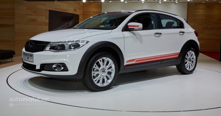 Qoros 3 City SUV Is the Perfect Chinese Car for Europeans at Geneva 2015 - Live Photos