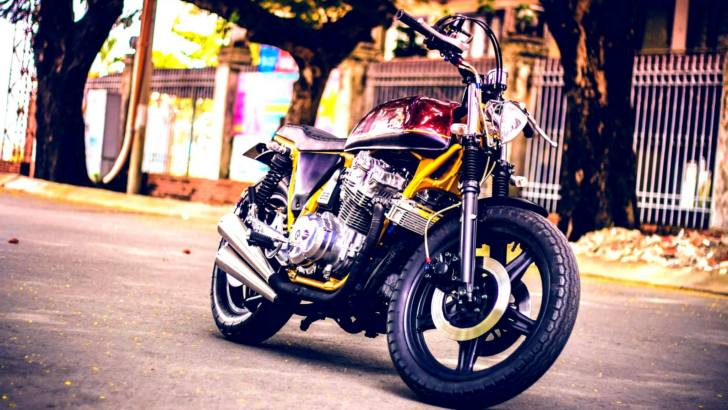 Street Tracker Honda CB750F Moto bike фото кафешника кафе байк характеристика история
