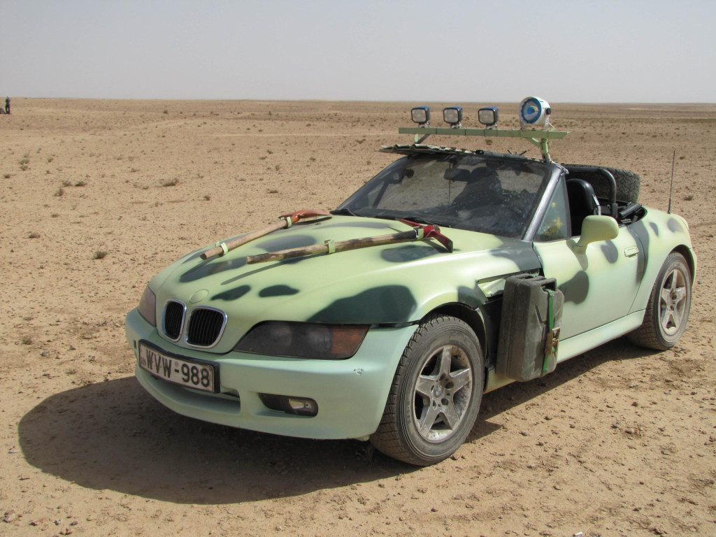 top-gear-middle-east-challenge-cars-on-d