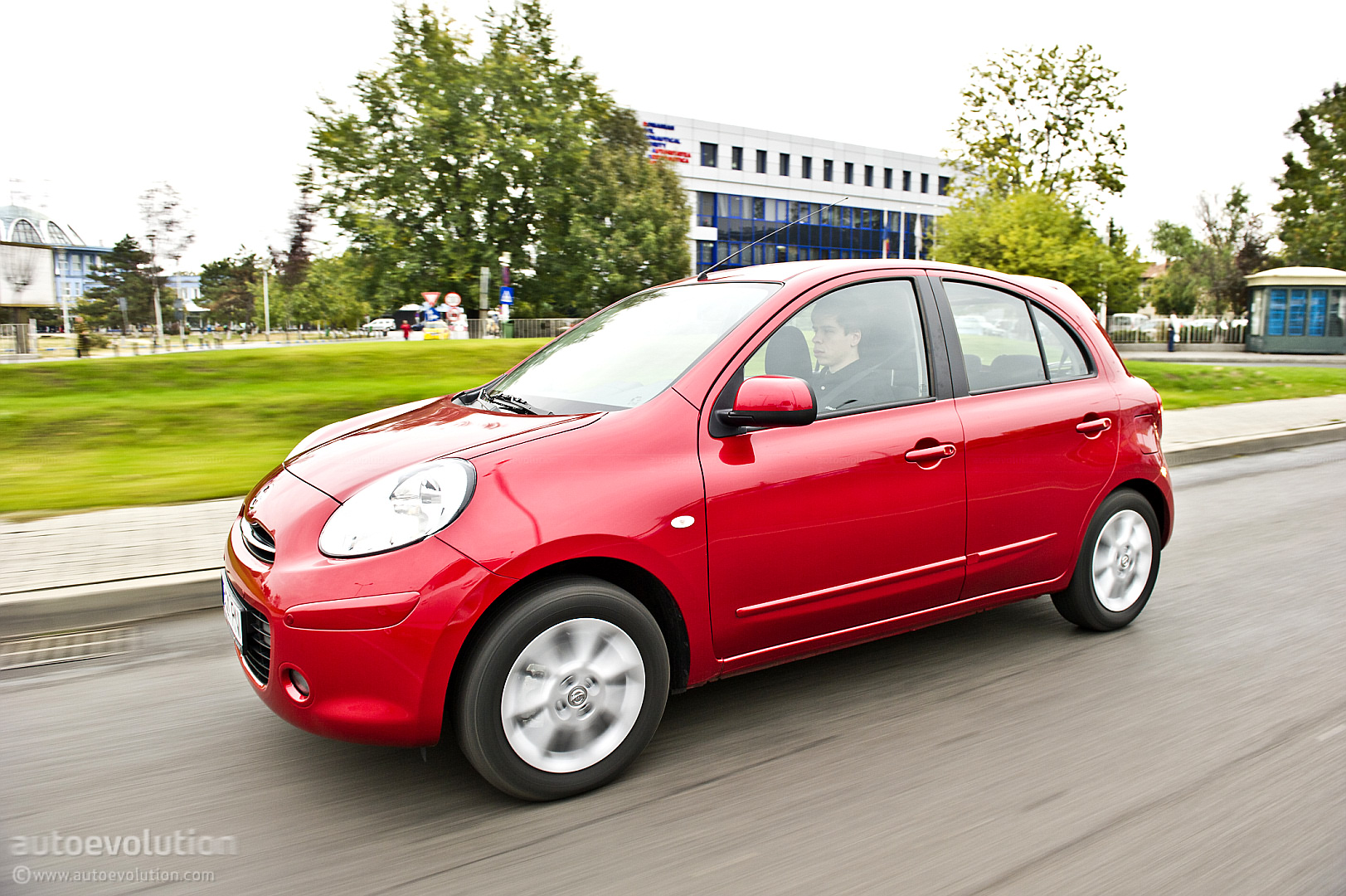 2011 Nissan micra safety rating #5