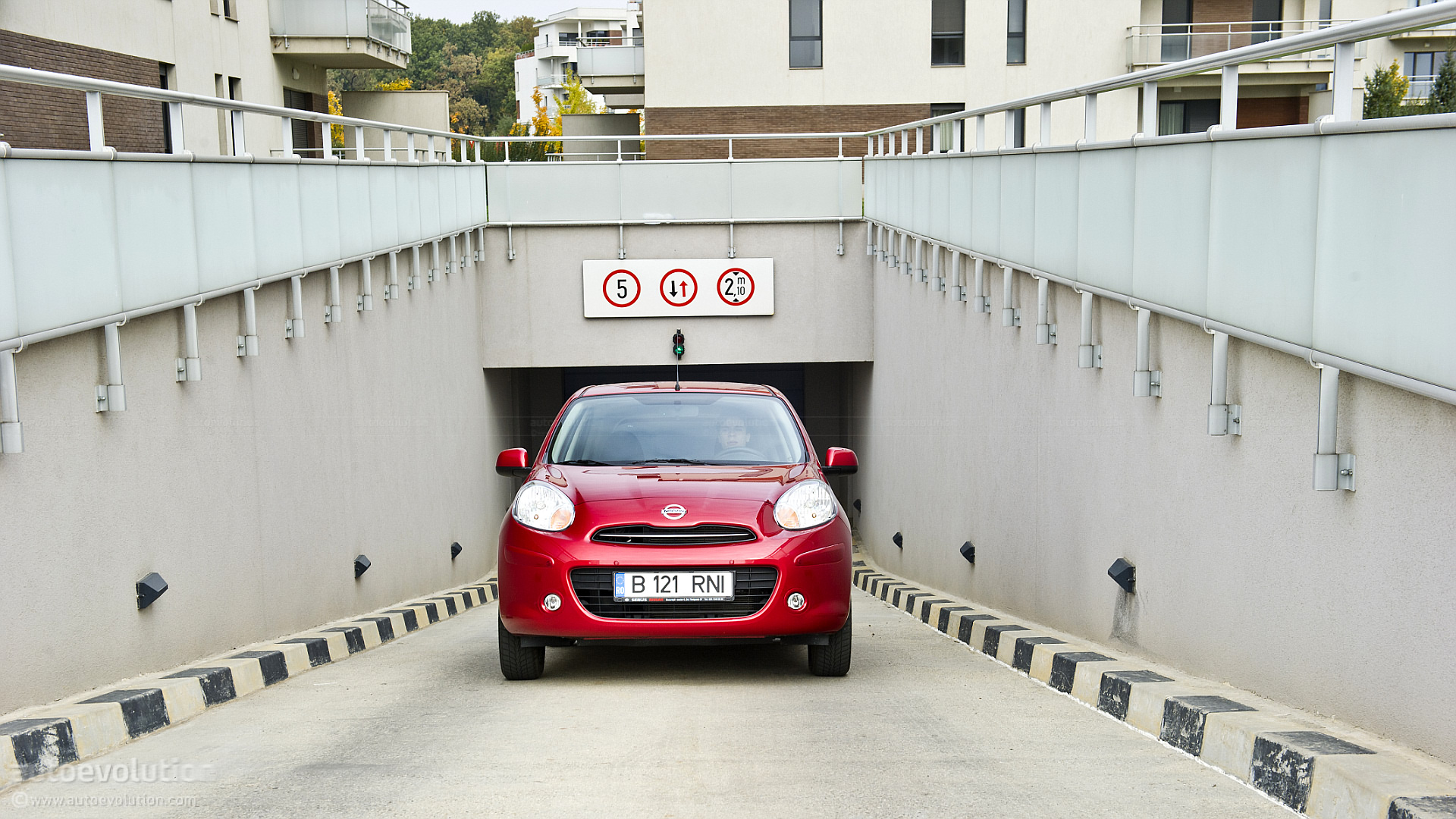 2011 Nissan micra safety rating #2