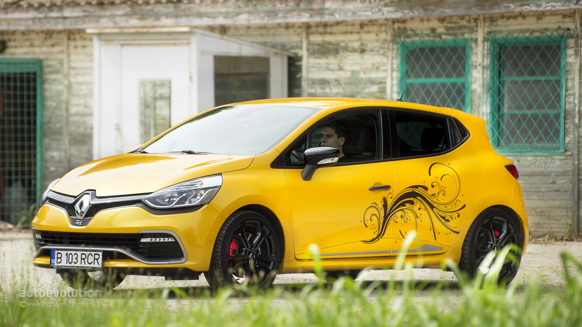 RENAULT Clio RS 200 photo gallery 56 pictures