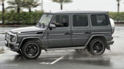 MERCEDES-BENZ G63 AMG driving in the rain