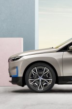 BMW iX (2021-Present)