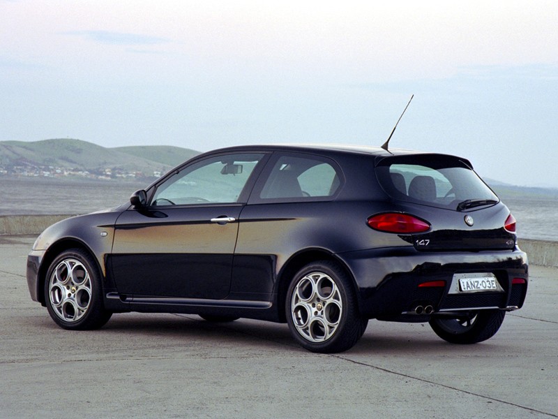 Alfa Romeo 147 GTA (2003)  El mejor en prestaciones, no en