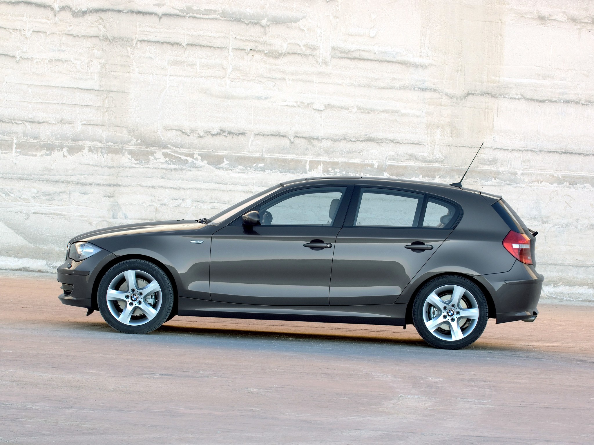 BMW 1 Series (E87) specs & photos 2007, 2008, 2009, 2010