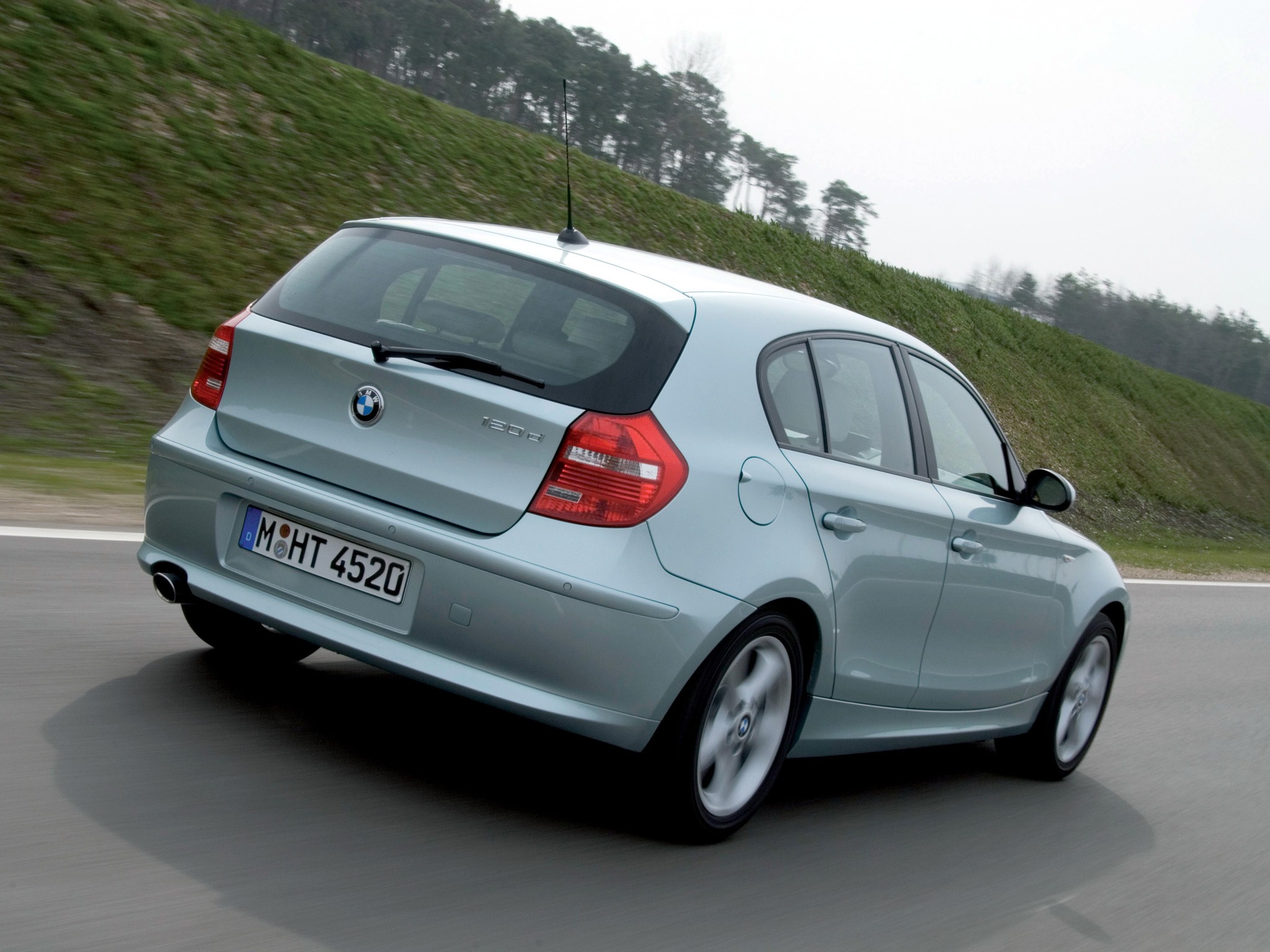 BMW 116i (E81) specs (2004-2007), performance, dimensions & technical  specifications - encyCARpedia