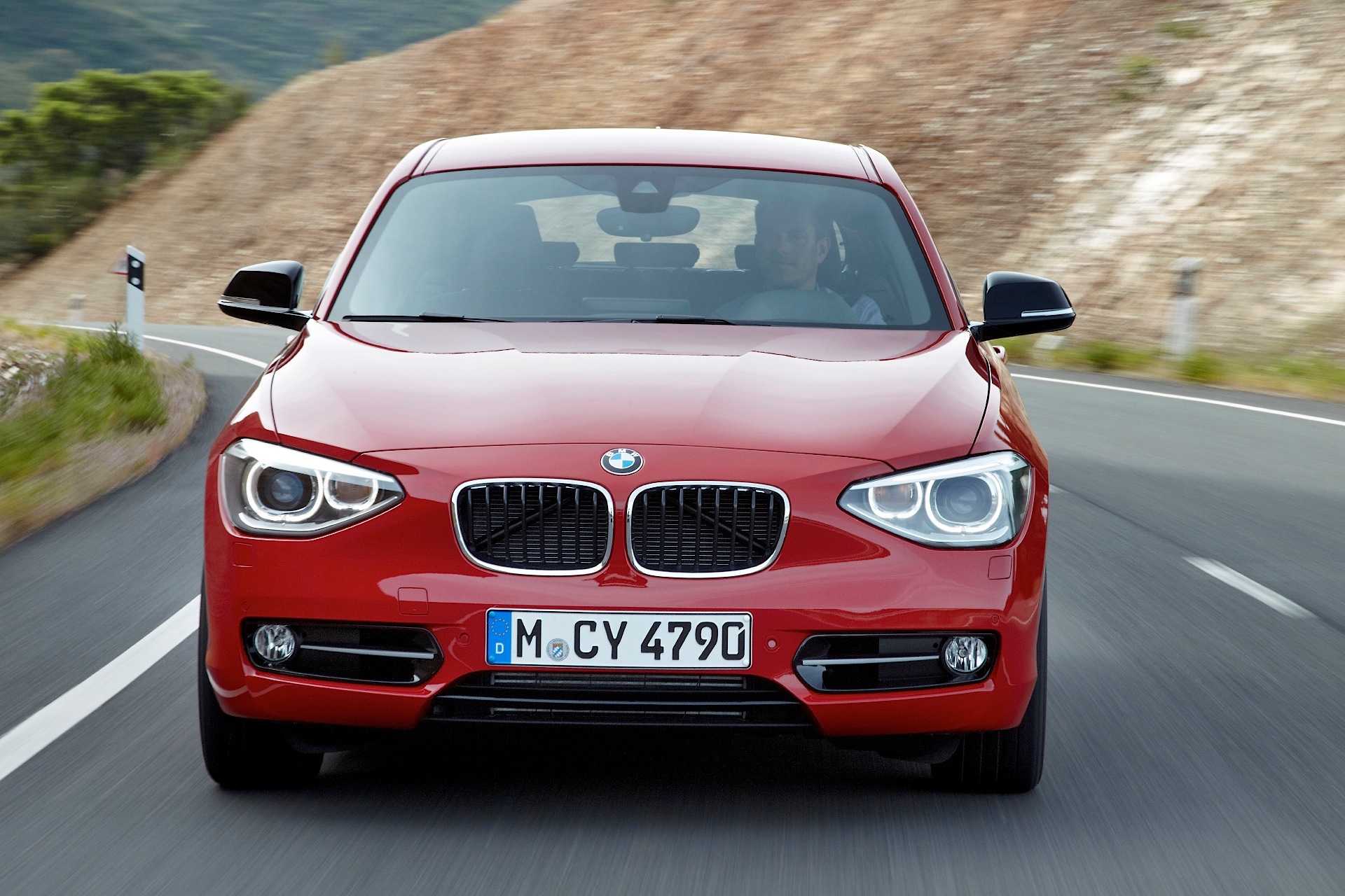 BMW 1 Series (F20) specs & photos 2011, 2012, 2013, 2014