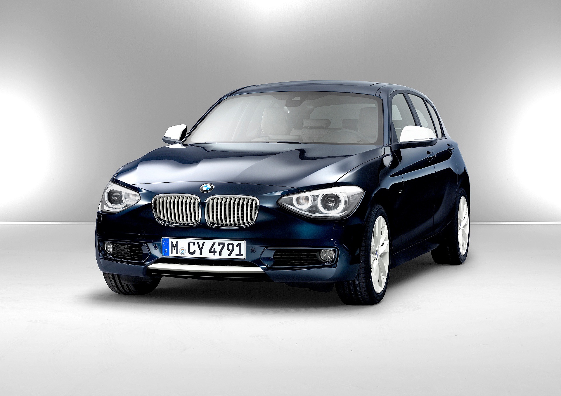 BMW 1 Series (F20) specs & photos 2011, 2012, 2013, 2014