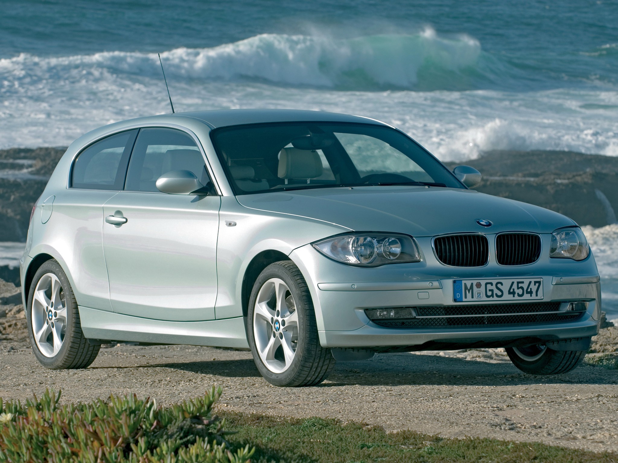 BMW 1 Series 3 doors (E81) specs & photos 2007, 2008