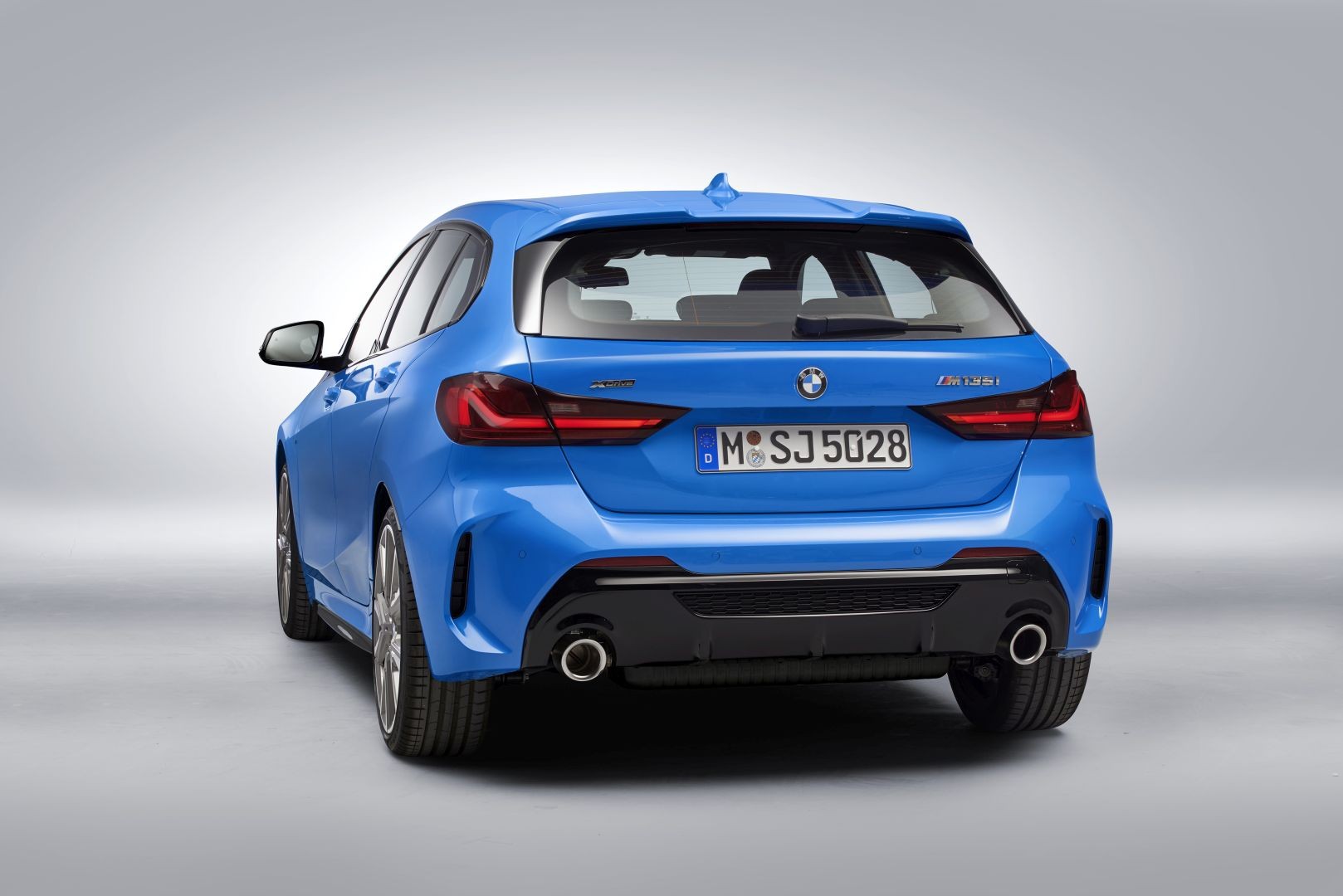 BMW 1 Series (F40) specs & photos - 2019, 2020, 2021, 2022 - autoevolution