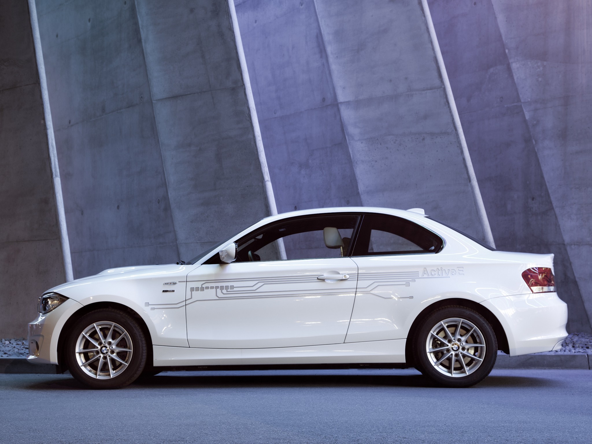 File:BMW 1er M Coupé (E82) – Frontansicht, 1. Juni 2013