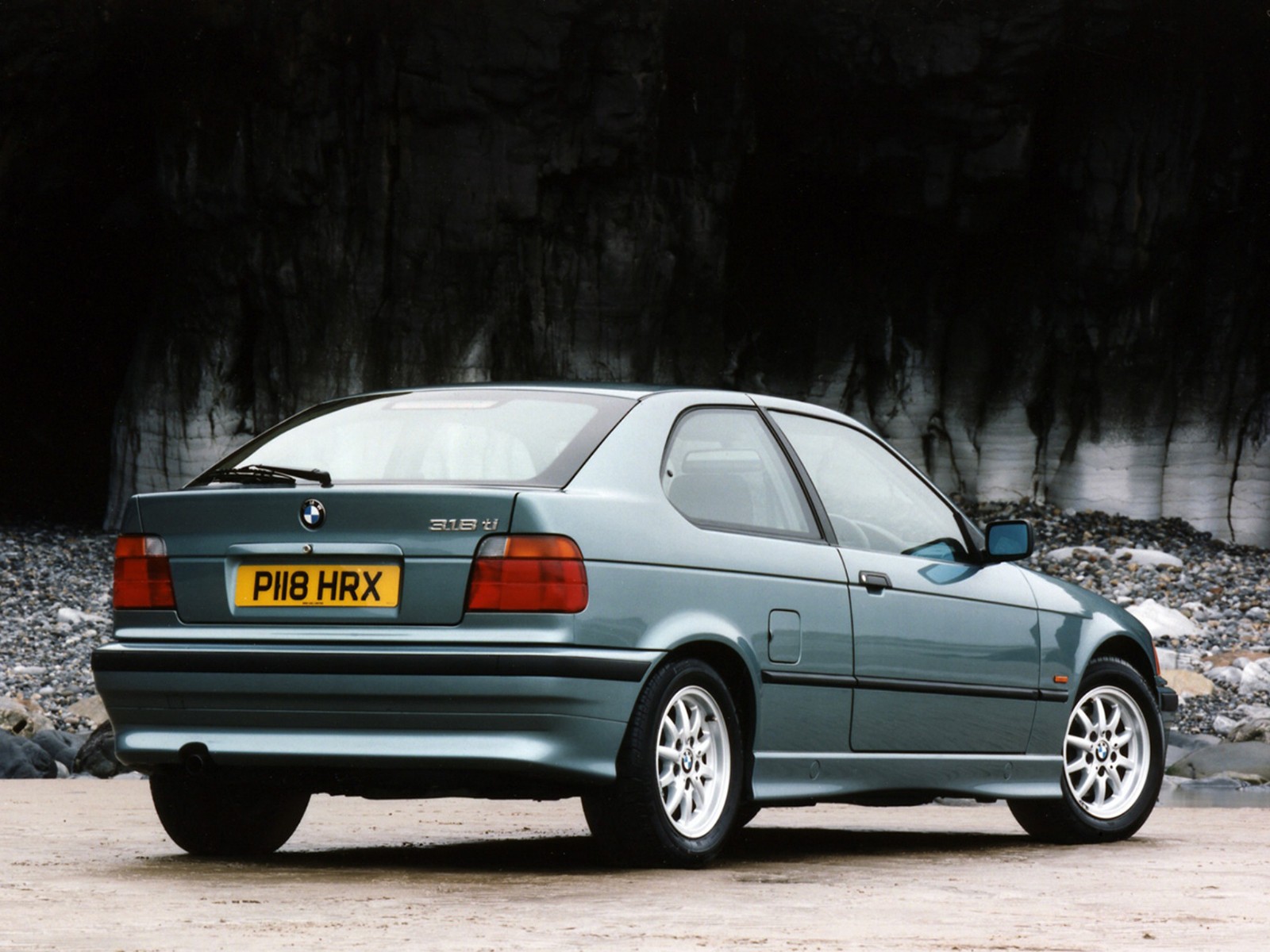 BMW 3 Series Compact (E36) specs & photos - 1994, 1995, 1996, 1997