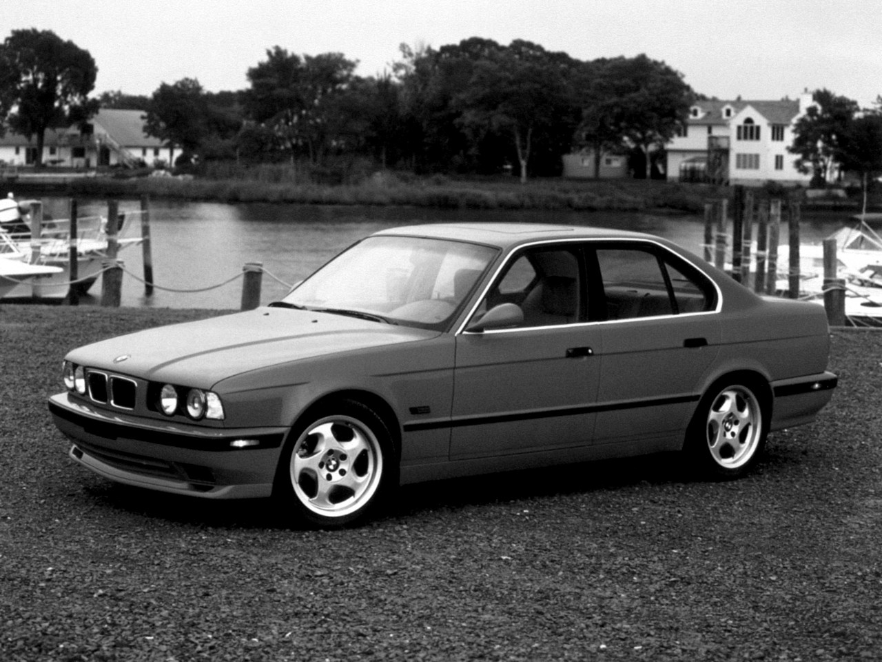 BMW 5 Series (E34) specs & photos - 1988, 1989, 1990, 1991, 1992, 1993
