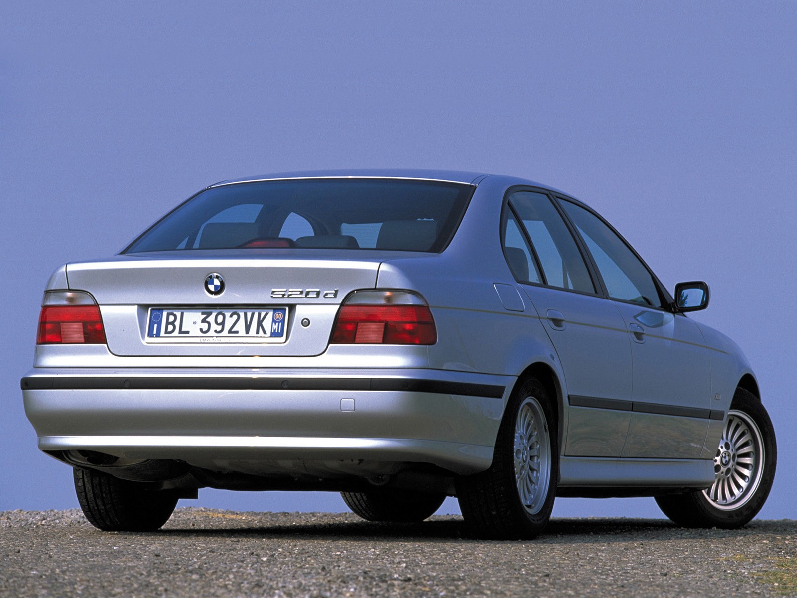 BMW 5 Series (E39) specs & photos - 2000, 2001, 2002, 2003 ...