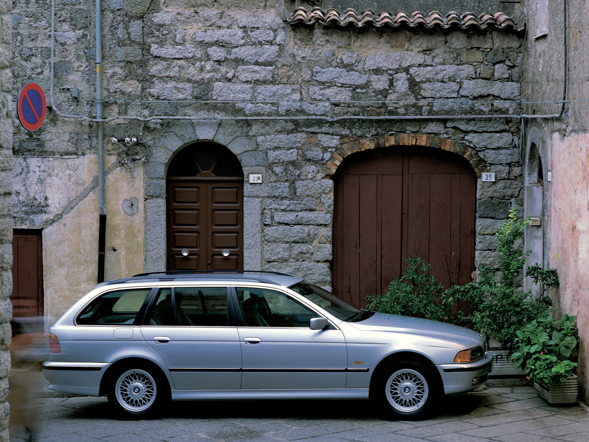 BMW 5 Series Touring (E39) specs & photos - 1997, 1998 ...