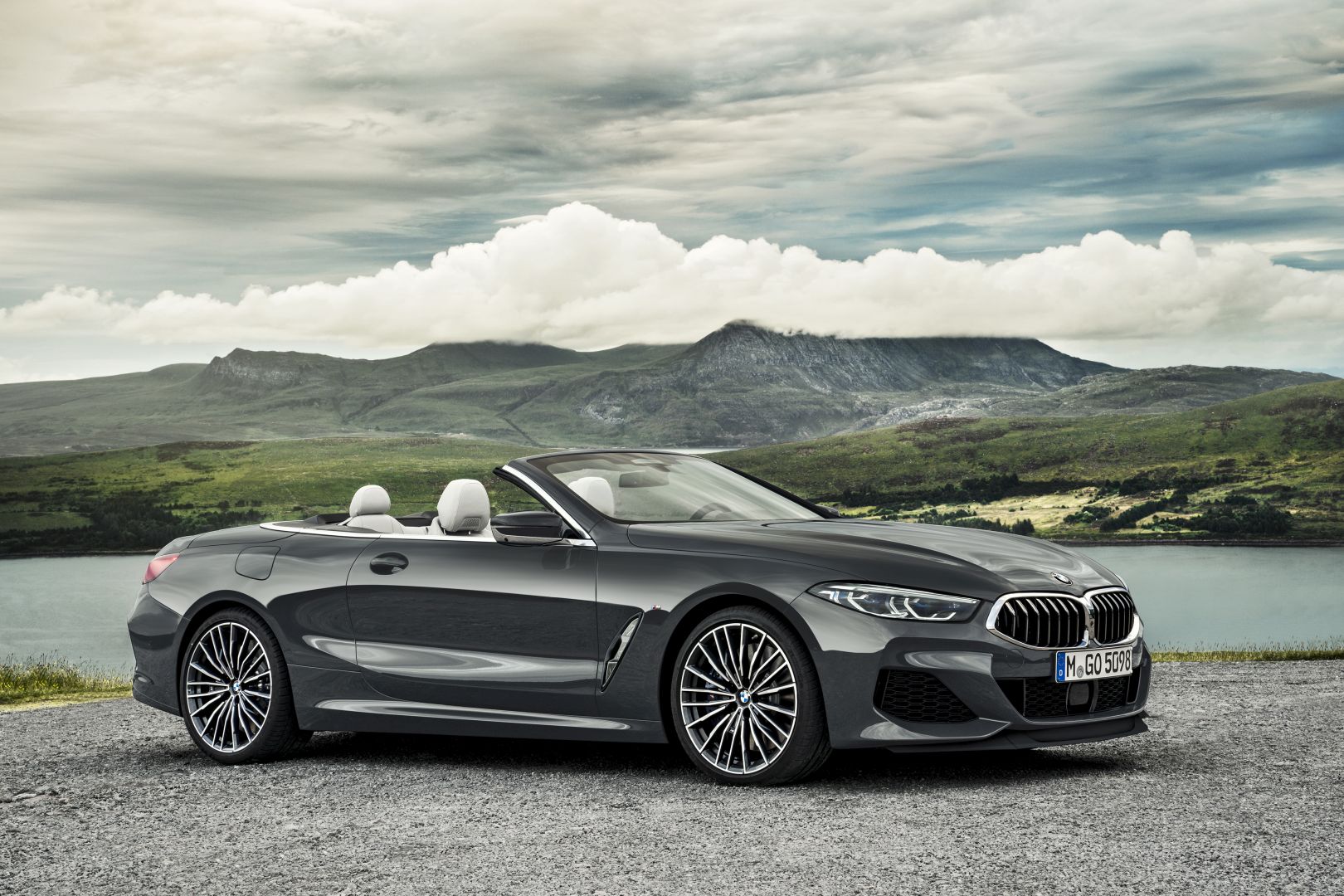 Bmw 8 Series Convertible G14 Specs And Photos 2018 2019 2020 2021
