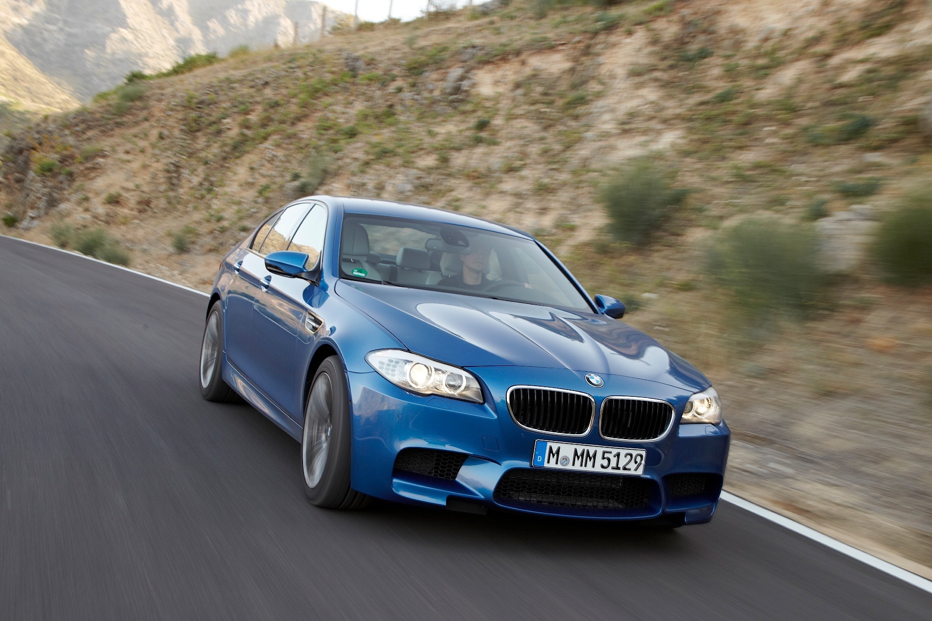 BMW M5 (F10) Specs & Photos - 2011, 2012, 2013 - autoevolution