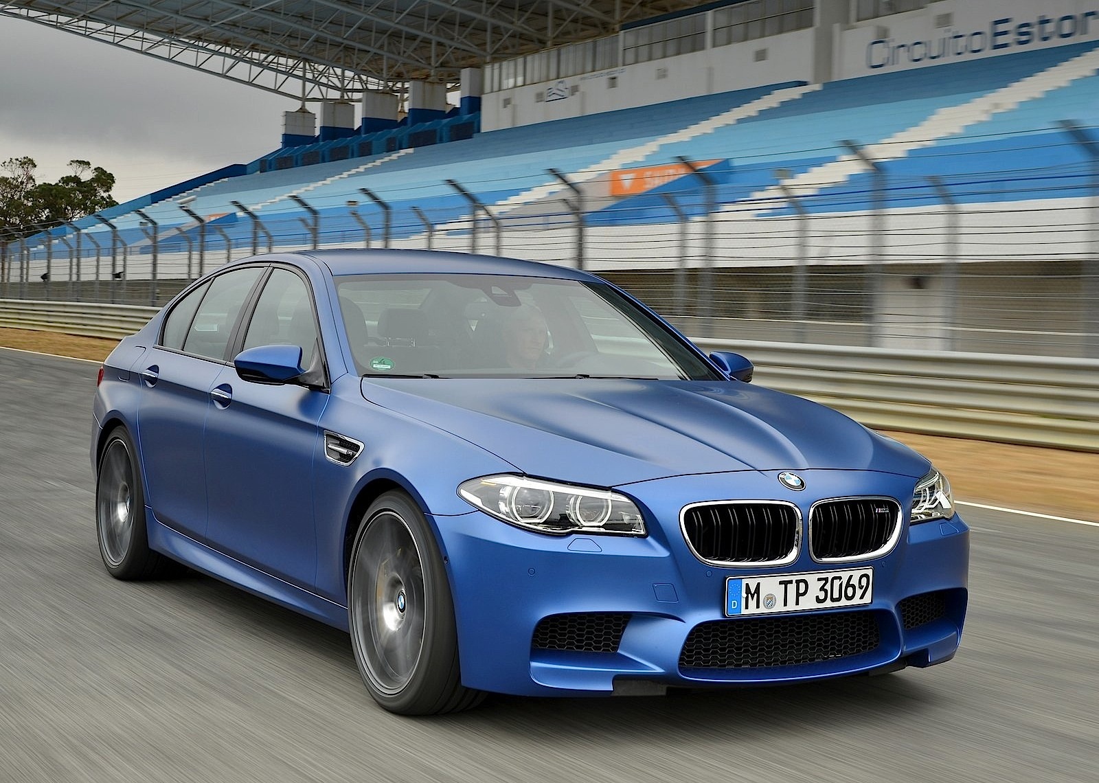 BMW M5 (F10) LCI specs - 2013, 2014, 2015, 2016, 2017 - autoevolution