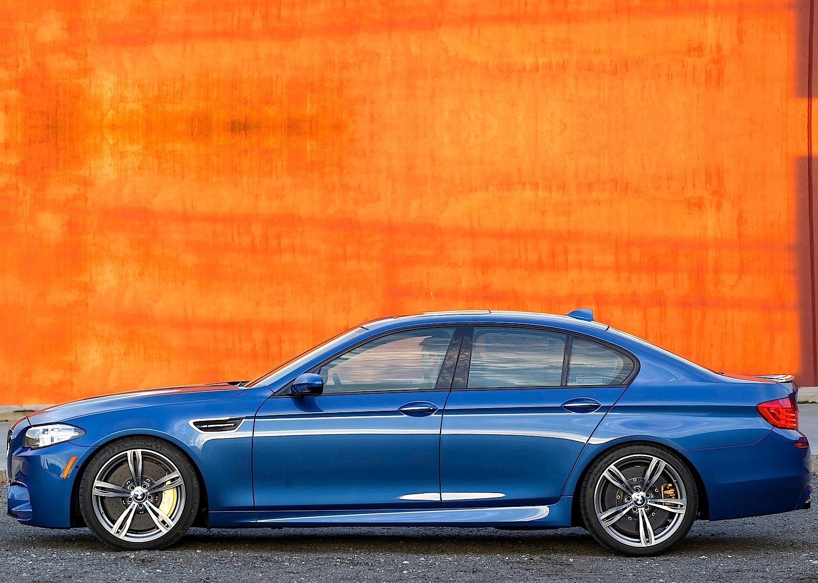 BMW M5 (F10) LCI specs & photos - 2013, 2014, 2015, 2016, 2017