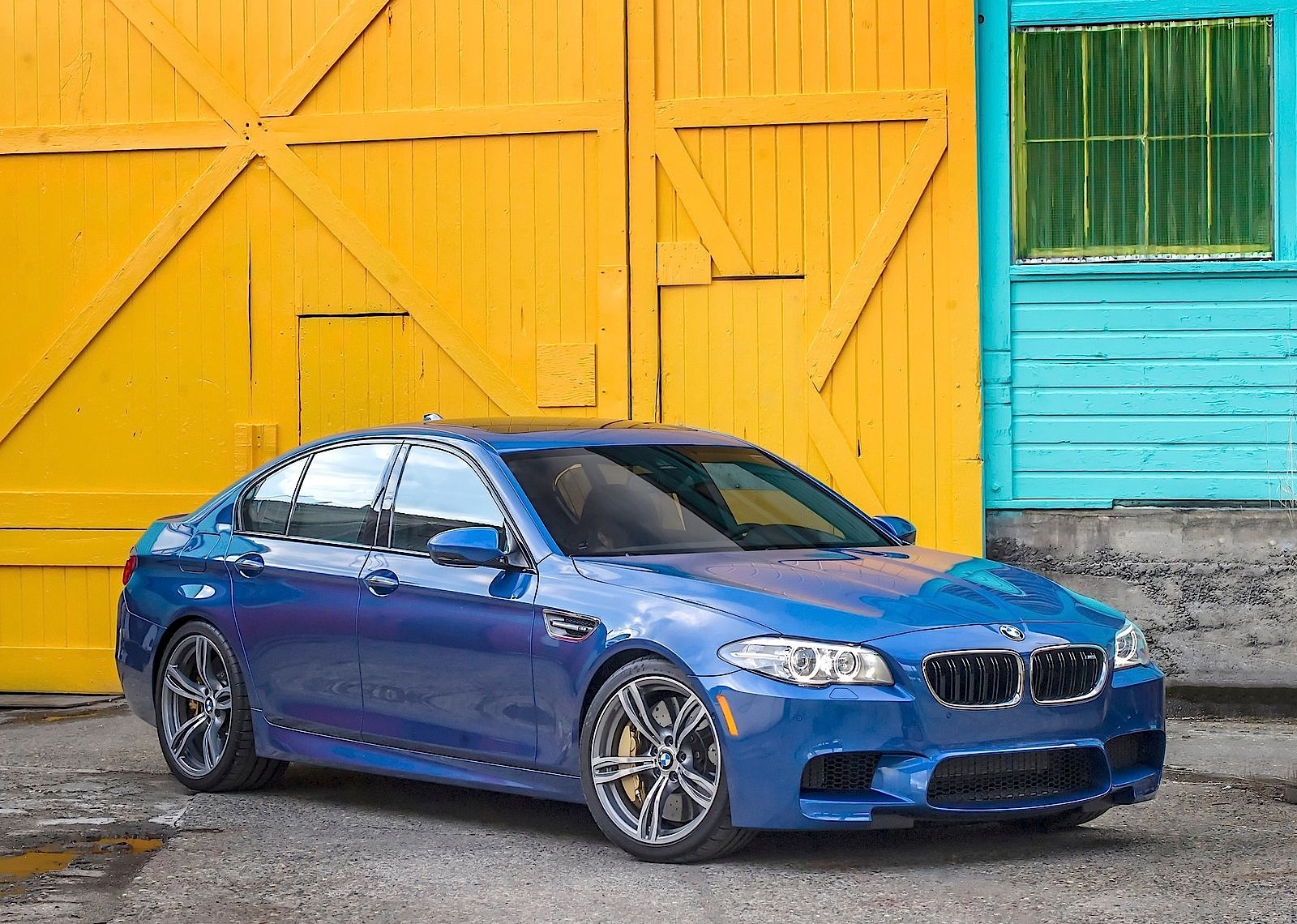 BMW M5 (F10) LCI specs & photos 2013, 2014, 2015, 2016