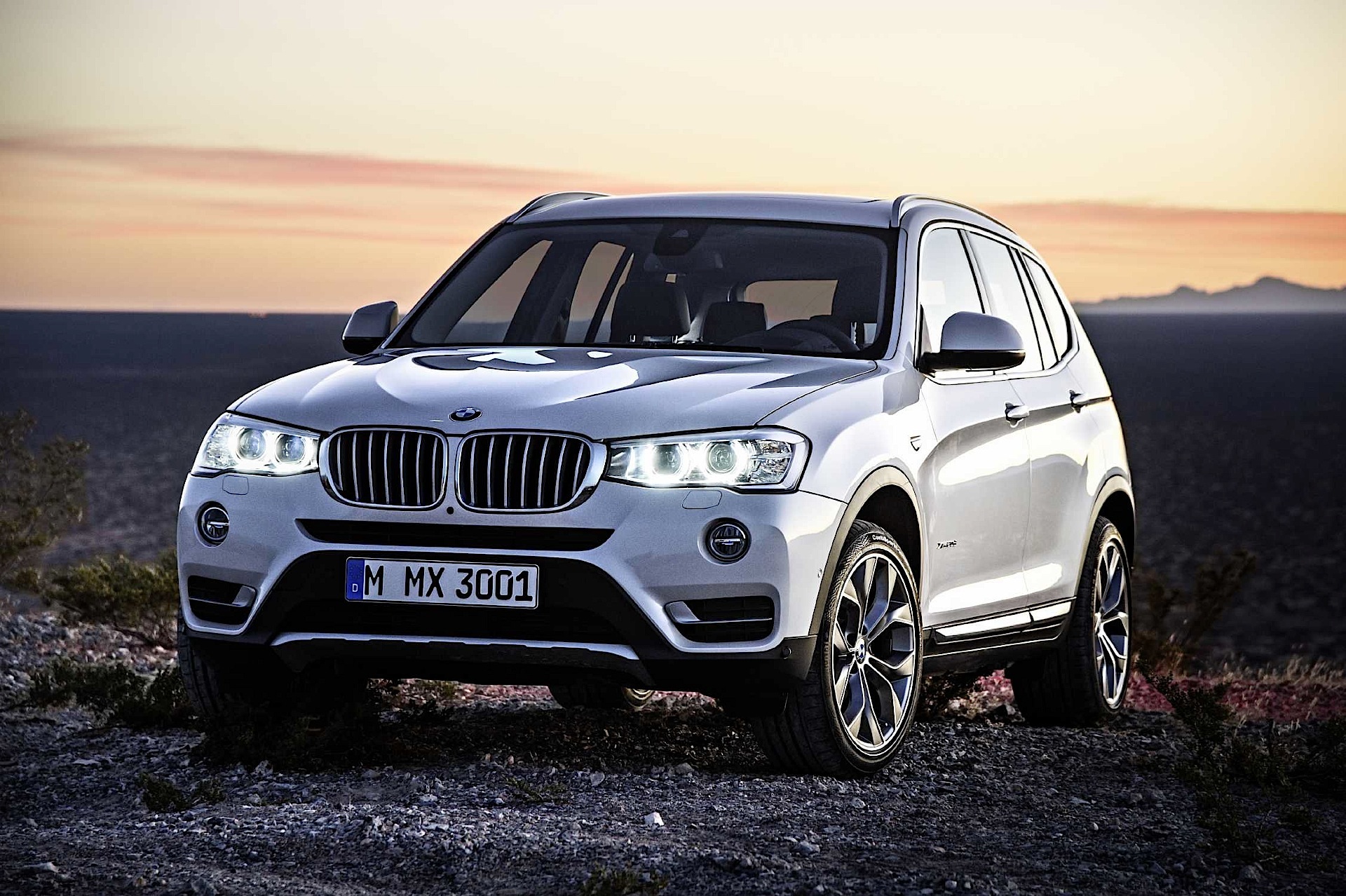 BMW X3 (F25) Photos and Specs. Photo: BMW X3 (F25) review and 25