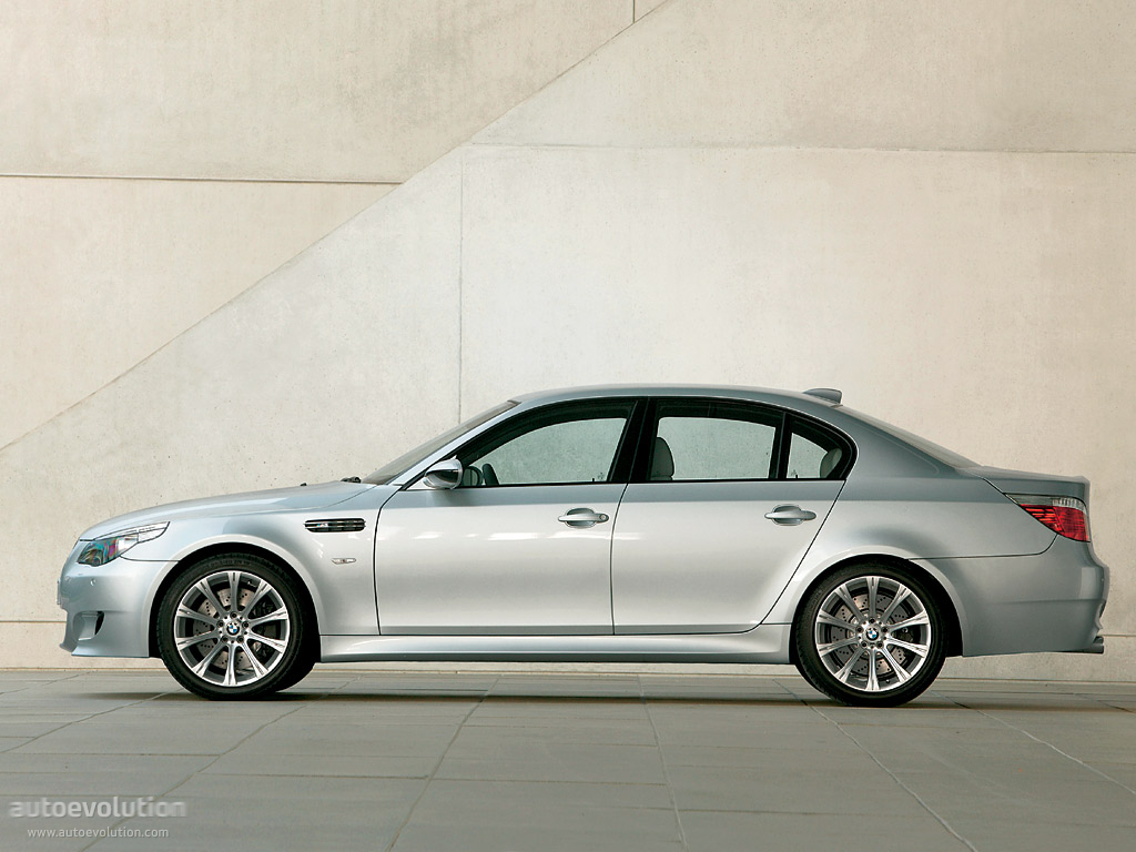 BMW M5 (2005) - picture 52 of 68