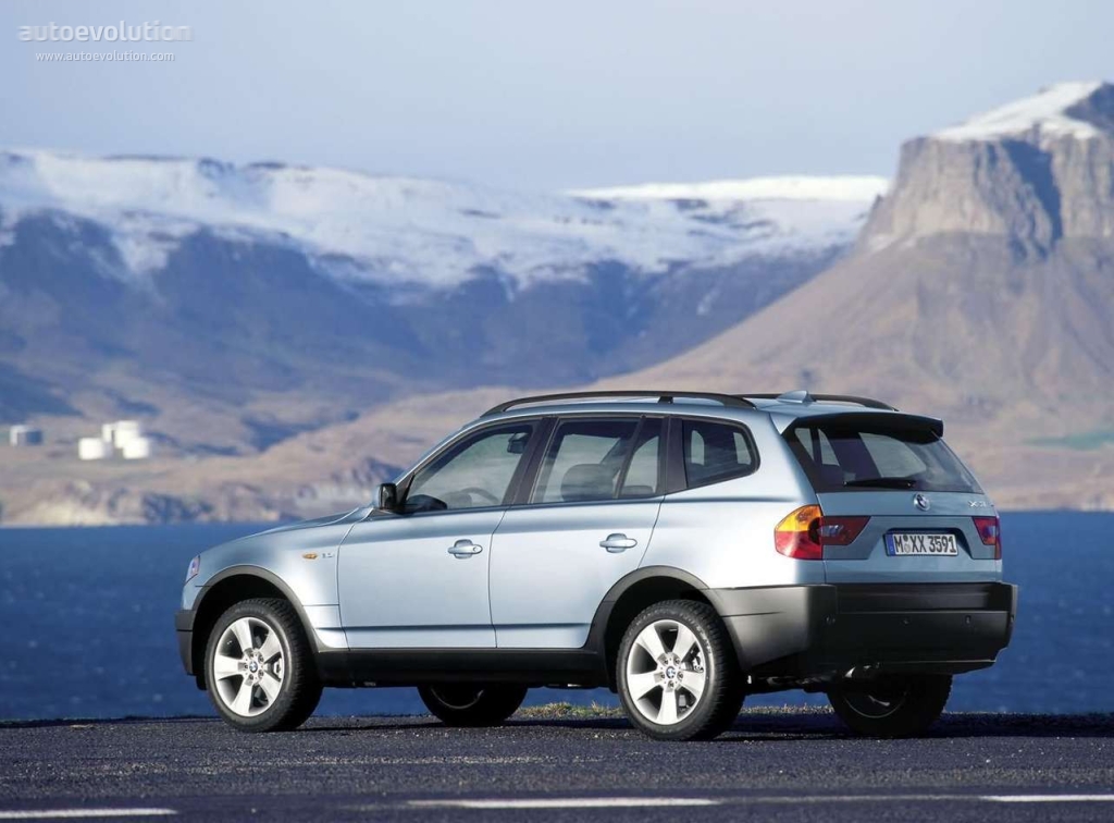 BMW X3 2003-2006 Dimensions Rear View