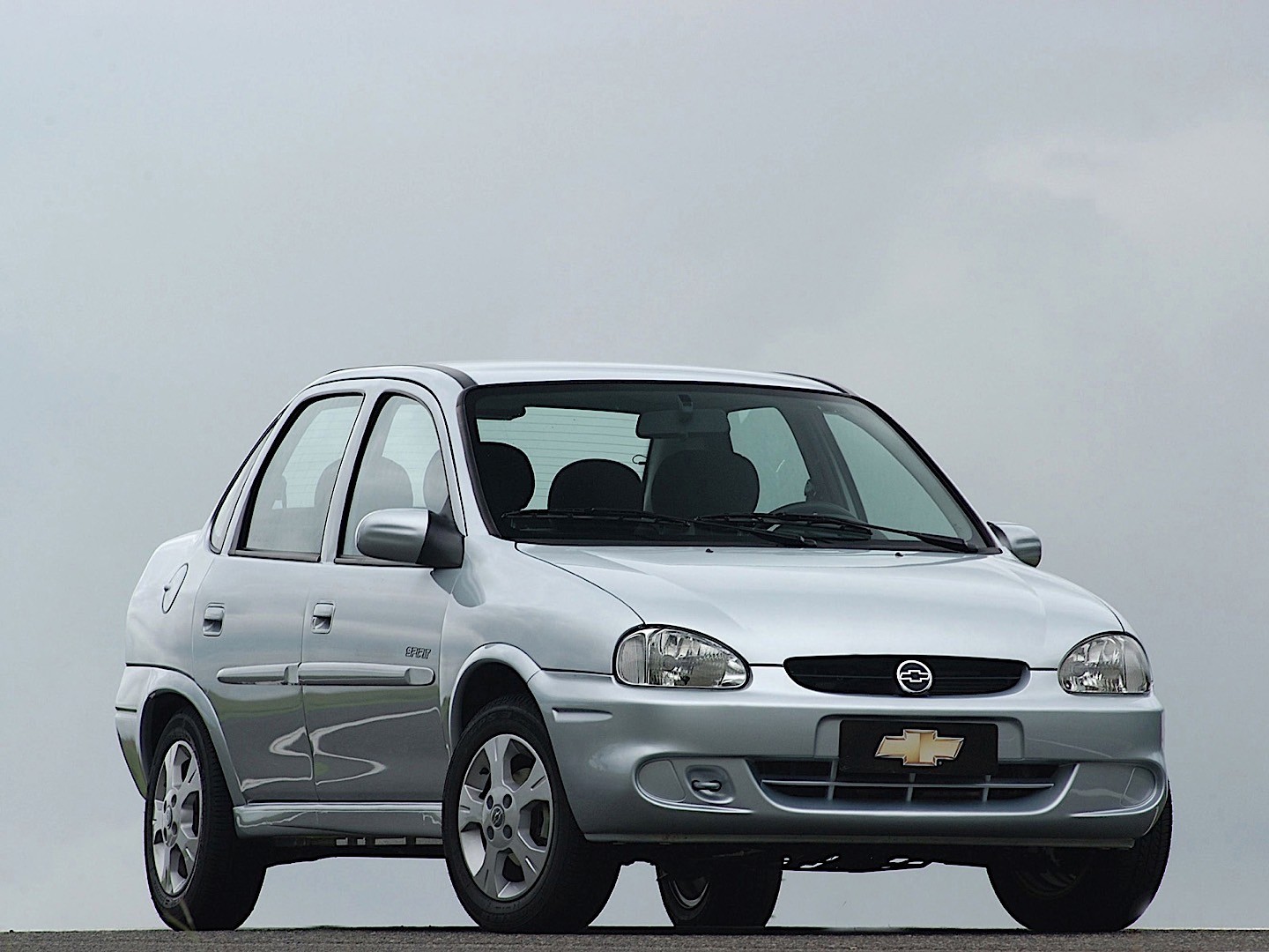 File:Chevrolet Corsa Classic GL Extra Millennium 2002 (37060579622).jpg -  Wikipedia