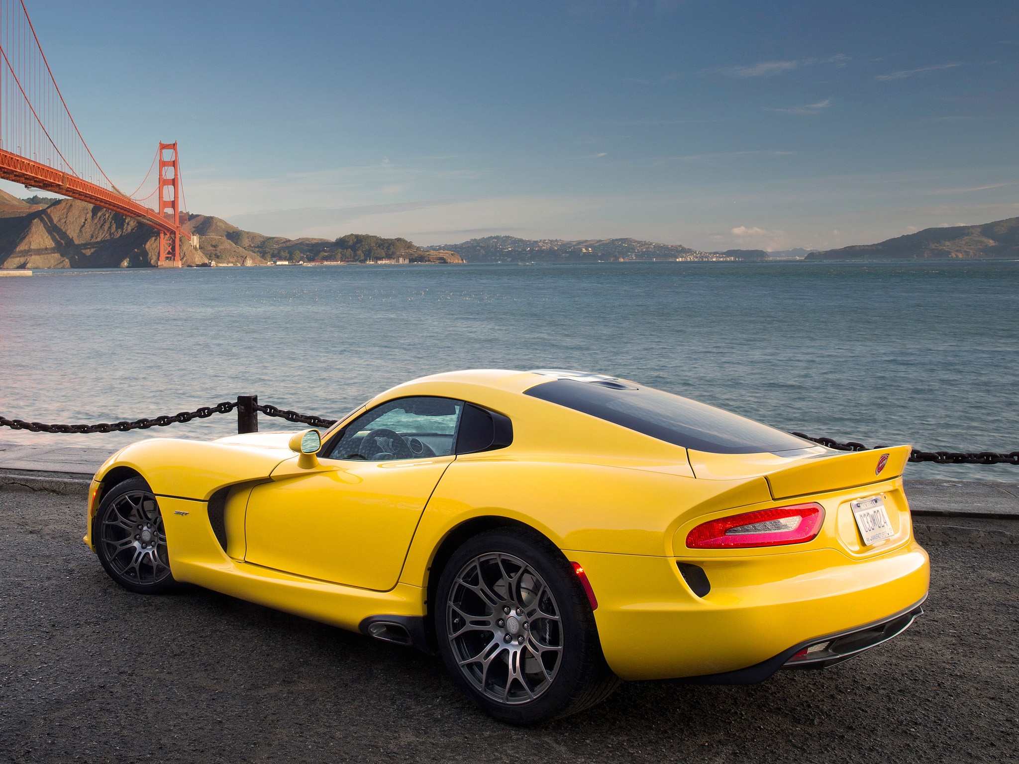 желтый спортивный автомобиль Dodge Viper SRT yellow sports car загрузить
