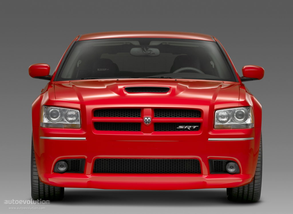 What are the specifications of the 2015 Dodge Magnum?